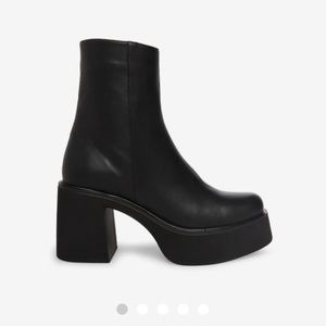 Steve Madden Joltz Black Boots Size 7 - NWT